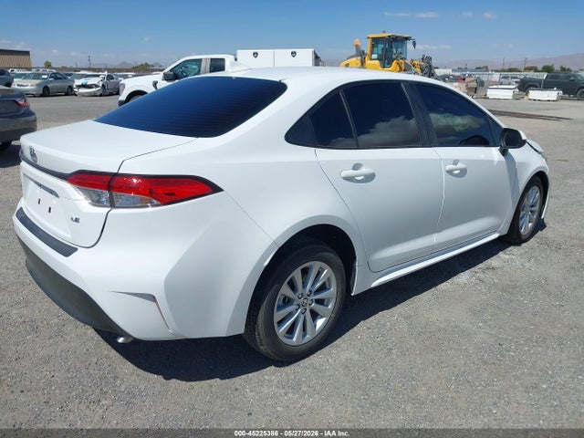 Toyota COROLLA LE 2026 JTDB4MEE1T3046254 Image 4