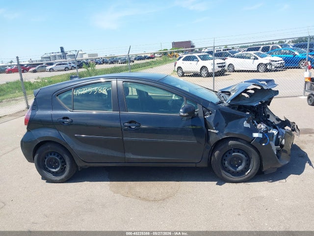 Toyota Prius C Two 2015 JTDKDTB34F1109442 Image 14