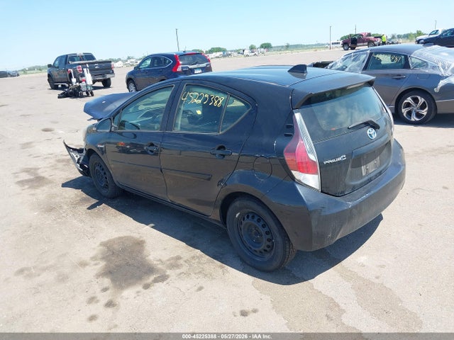 Toyota Prius C Two 2015 JTDKDTB34F1109442 Image 3