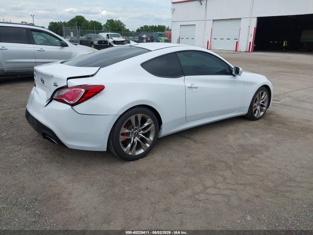 2016 Hyundai Genesis 3.8 R-spec მანქანა იყიდება აუქციონზე, vin: KMHHU6KJ6GU136678, აუქციონის ნომერი: 45225411