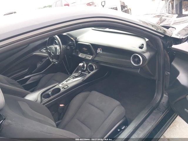 Продажа на аукционе авто 2017 Chevrolet Camaro 1lt, vin: 1G1FB1RXXH0166282, номер лота: 45225444