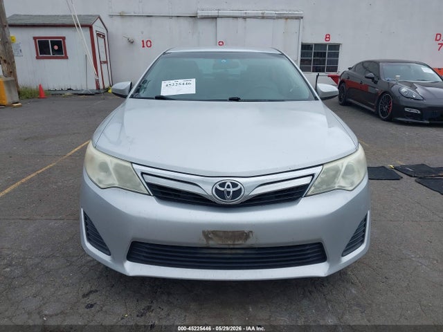 4T4BF1FK5ER365555 Toyota CAMRY LE
