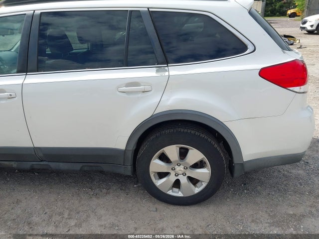 45225452 :رقم المزاد ، 4S4BRBCCXC3270223 vin ، 2012 Subaru Outback 2.5i Premium مزاد بيع