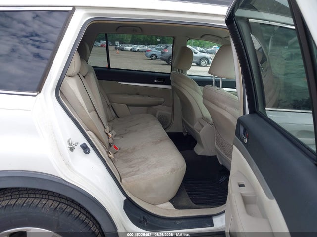 45225452 :رقم المزاد ، 4S4BRBCCXC3270223 vin ، 2012 Subaru Outback 2.5i Premium مزاد بيع