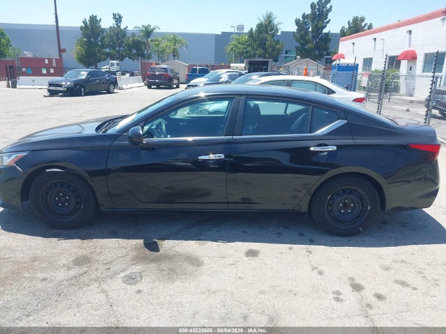 1N4BL4BV6MN394571 Nissan Altima S Fwd