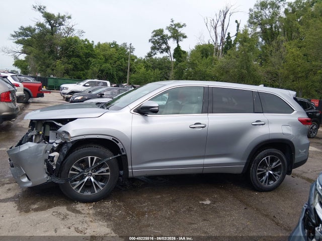 Продажа на аукционе авто 2017 Toyota Highlander Le Plus, vin: 5TDBZRFHXHS399492, номер лота: 45225516