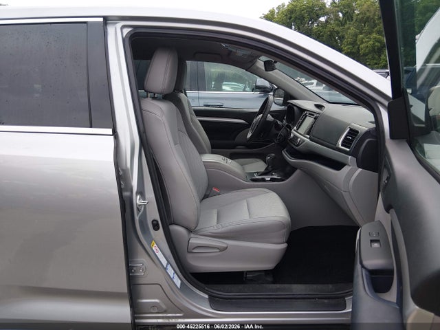 Auction sale of the 2017 Toyota Highlander Le Plus, vin: 5TDBZRFHXHS399492, lot number: 45225516