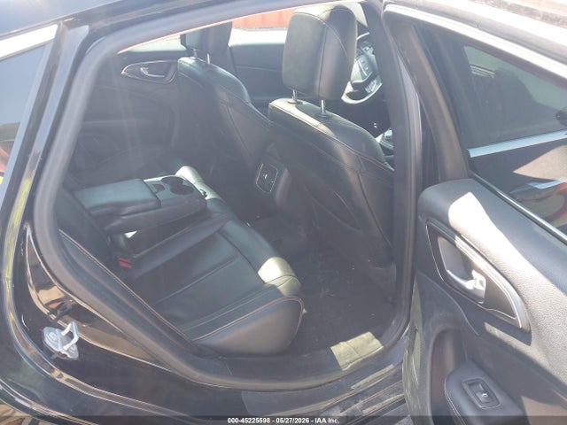 2015 Chrysler 200 C მანქანა იყიდება აუქციონზე, vin: 1C3CCCEG1FN700623, აუქციონის ნომერი: 45225598