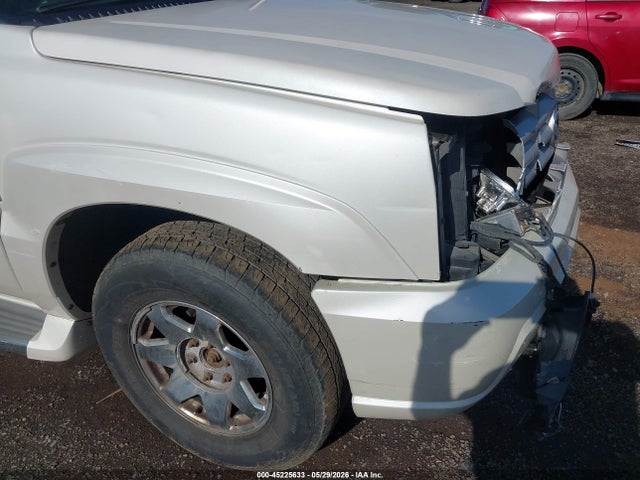 2005 Cadillac Escalade Standard მანქანა იყიდება აუქციონზე, vin: 1GYEK63N15R173856, აუქციონის ნომერი: 45225633
