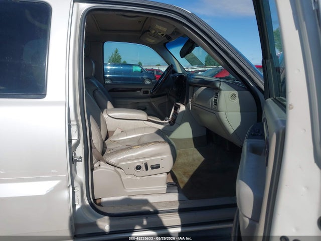 2005 Cadillac Escalade Standard მანქანა იყიდება აუქციონზე, vin: 1GYEK63N15R173856, აუქციონის ნომერი: 45225633