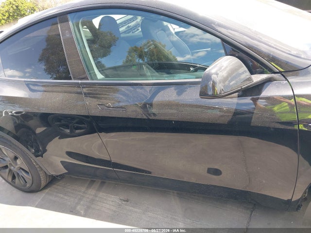 Продажа на аукционе авто 2025 Tesla Model Y Long Range Dual Motor Rear-wheel Drive, vin: 7SAYGDED1SF321375, номер лота: 45225786