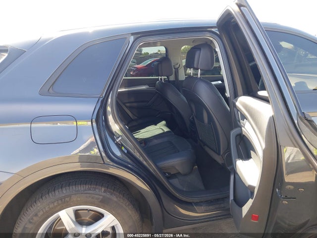 45225891 :رقم المزاد ، WA1ANAFY8J2042747 vin ، 2018 Audi Q5 2.0t Premium/2.0t Tech Premium مزاد بيع