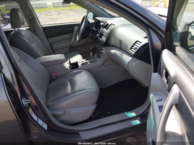 2011 Toyota Highlander Se V6 მანქანა იყიდება აუქციონზე, vin: 5TDBK3EH8BS087973, აუქციონის ნომერი: 45225917