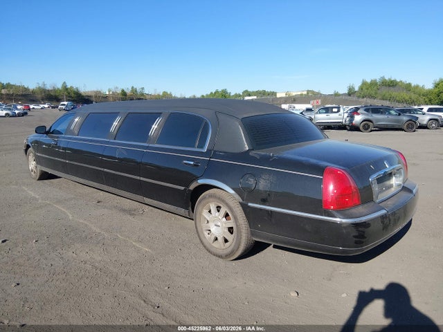 2007 Lincoln Town Car Executive მანქანა იყიდება აუქციონზე, vin: 1L1FM88W77Y630094, აუქციონის ნომერი: 45225962