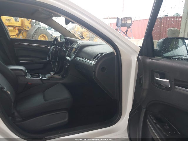 Продажа на аукционе авто 2019 Chrysler 300 Touring, vin: 2C3CCAAG8KH610365, номер лота: 45226024