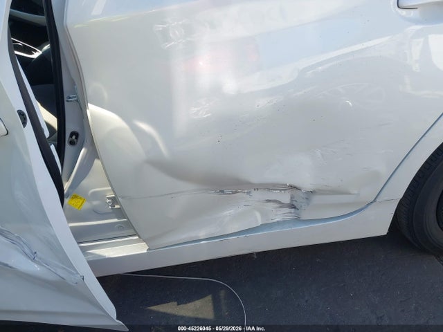 Toyota Prius Three 2015 JTDKN3DU2F1979581 Image 17