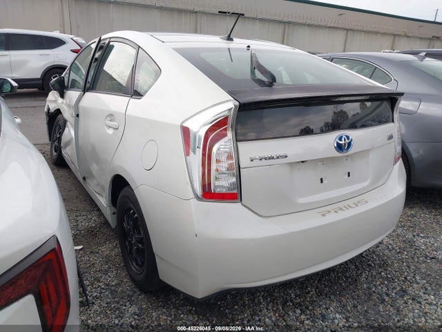 Toyota Prius Three 2015 JTDKN3DU2F1979581 Image 3