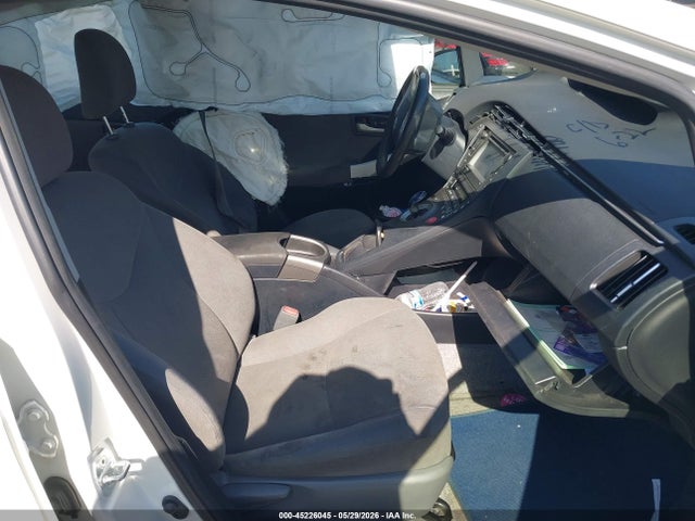 Toyota Prius Three 2015 JTDKN3DU2F1979581 Image 5