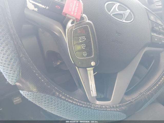 KM8J33A44JU689822 Hyundai TUCSON SEL