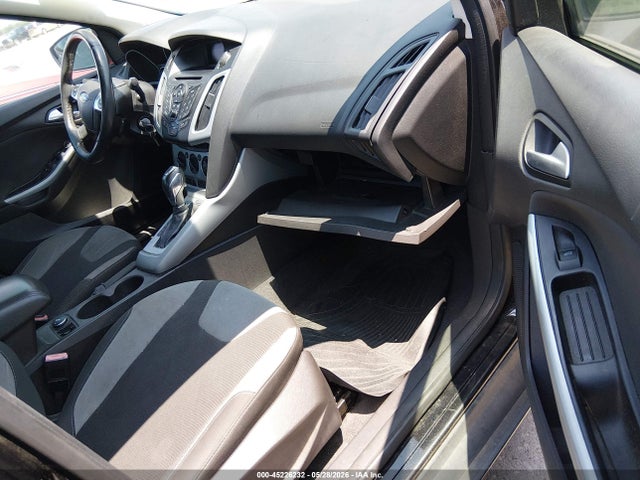 45226232 :رقم المزاد ، 1FAHP3F28CL381923 vin ، 2012 Ford Focus Se مزاد بيع