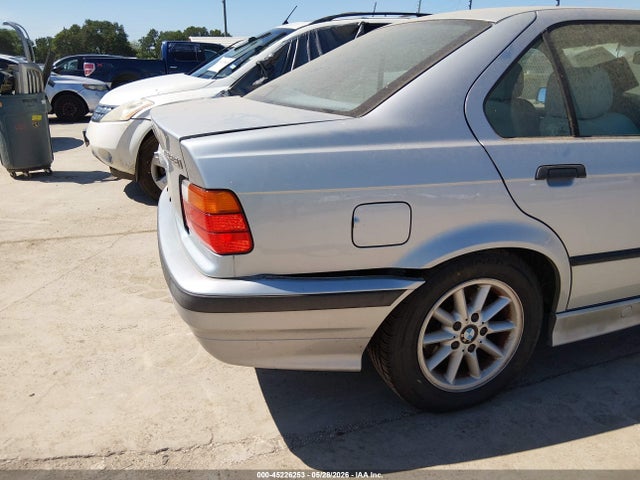 45226253 :رقم المزاد ، WBACD4320VAV50478 vin ، 1997 Bmw 328i مزاد بيع