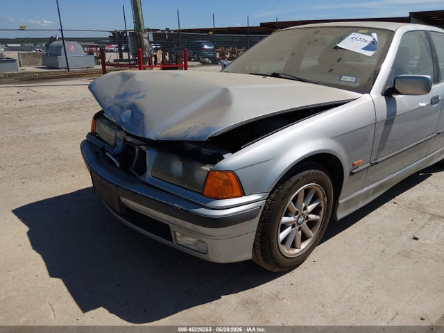 45226253 :رقم المزاد ، WBACD4320VAV50478 vin ، 1997 Bmw 328i مزاد بيع