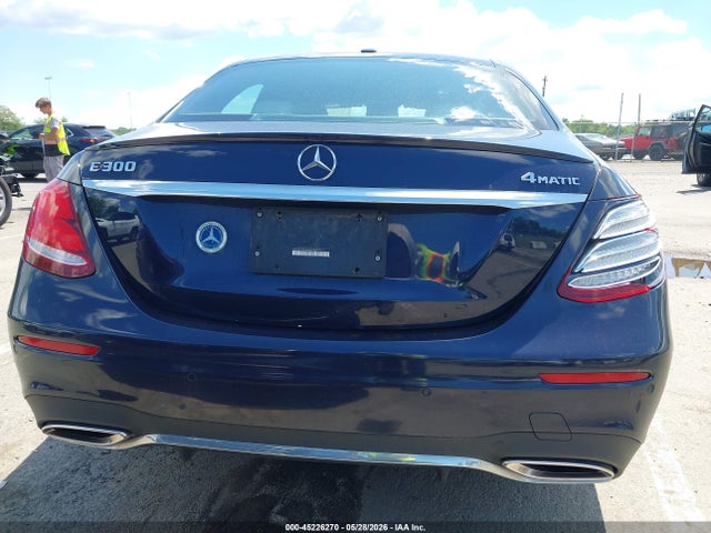 2017 Mercedes-benz E 300 4matic მანქანა იყიდება აუქციონზე, vin: WDDZF4KB7HA031821, აუქციონის ნომერი: 45226270