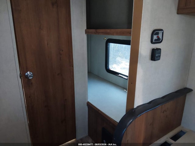Продаж на аукціоні авто 2017 Gulfstream Ameri198bh, vin: 1NL1GTH23H1124688, номер лоту: 45226477