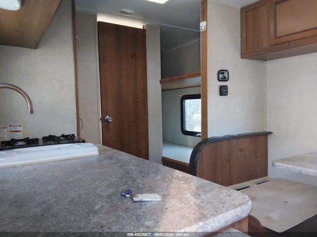 Продаж на аукціоні авто 2017 Gulfstream Ameri198bh, vin: 1NL1GTH23H1124688, номер лоту: 45226477