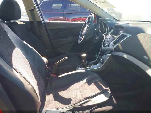 45226535 :رقم المزاد ، 1G1PD5SB5F7270512 vin ، 2015 Chevrolet Cruze 1lt Manual مزاد بيع