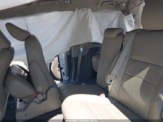 45226628 :رقم المزاد ، 5TDYK3DCXFS575490 vin ، 2015 Toyota Sienna Xle 8 Passenger مزاد بيع