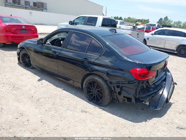 BMW 320i Xdrive 2016 WBA8E5G52GNT93769 Image 3
