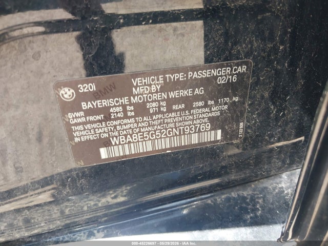 BMW 320i Xdrive 2016 WBA8E5G52GNT93769 Image 9