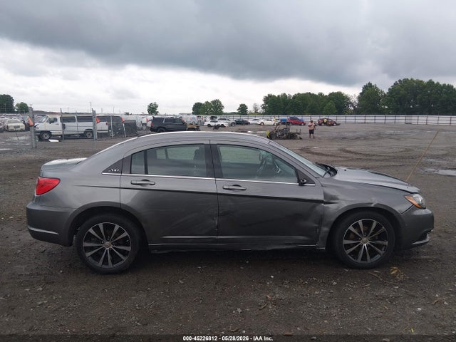 2013 Chrysler 200 Touring მანქანა იყიდება აუქციონზე, vin: 1C3CCBBB2DN584719, აუქციონის ნომერი: 45226812