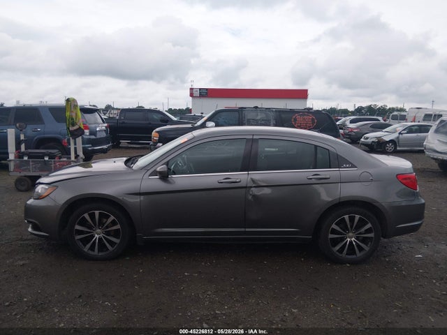 2013 Chrysler 200 Touring მანქანა იყიდება აუქციონზე, vin: 1C3CCBBB2DN584719, აუქციონის ნომერი: 45226812