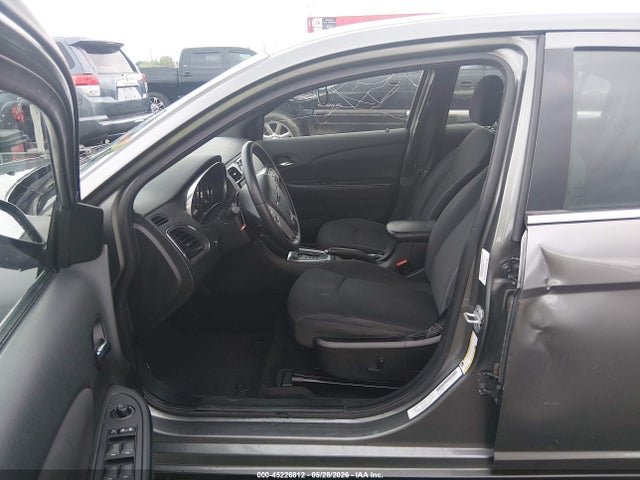2013 Chrysler 200 Touring მანქანა იყიდება აუქციონზე, vin: 1C3CCBBB2DN584719, აუქციონის ნომერი: 45226812