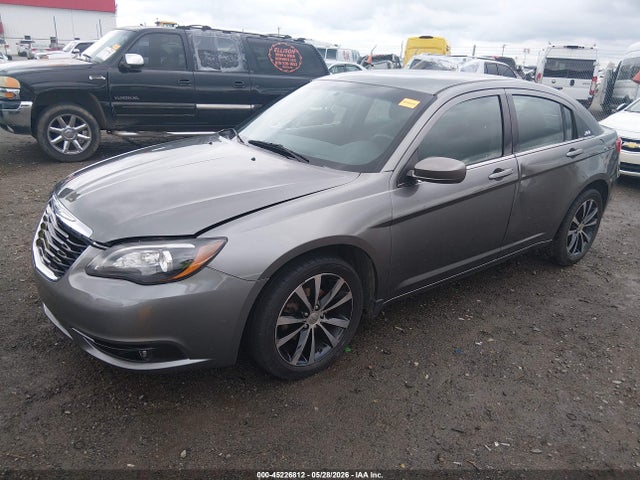 2013 Chrysler 200 Touring მანქანა იყიდება აუქციონზე, vin: 1C3CCBBB2DN584719, აუქციონის ნომერი: 45226812