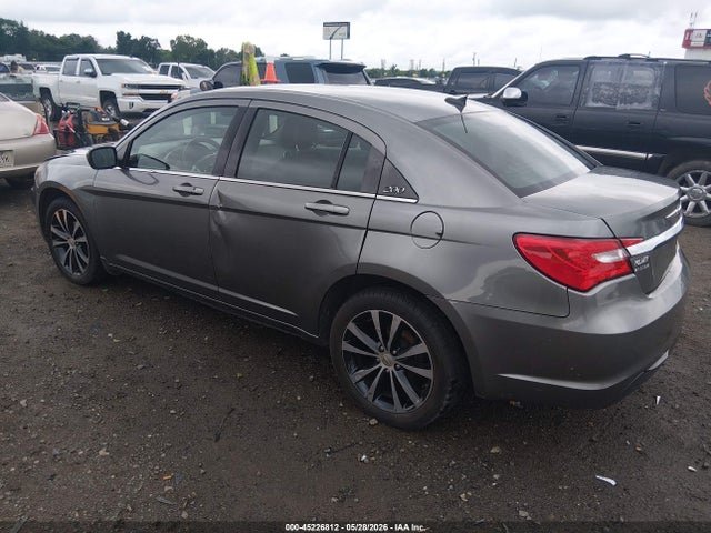 2013 Chrysler 200 Touring მანქანა იყიდება აუქციონზე, vin: 1C3CCBBB2DN584719, აუქციონის ნომერი: 45226812