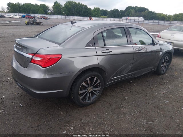2013 Chrysler 200 Touring მანქანა იყიდება აუქციონზე, vin: 1C3CCBBB2DN584719, აუქციონის ნომერი: 45226812