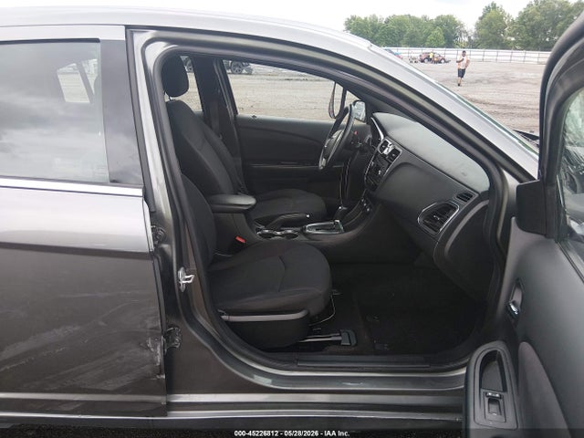 2013 Chrysler 200 Touring მანქანა იყიდება აუქციონზე, vin: 1C3CCBBB2DN584719, აუქციონის ნომერი: 45226812