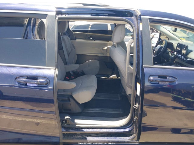 45226897 :رقم المزاد ، 5TDBSKFC6PS099446 vin ، 2023 Toyota Sienna Le مزاد بيع