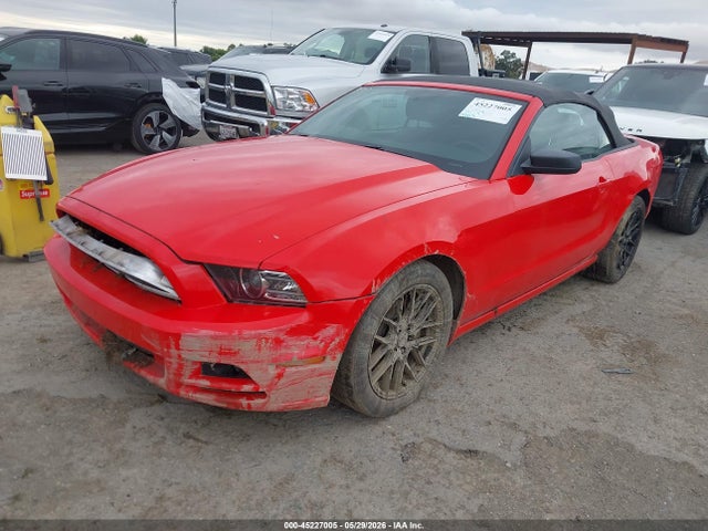 Ford Mustang V6 2014 1ZVBP8EM4E5285663 Image 2