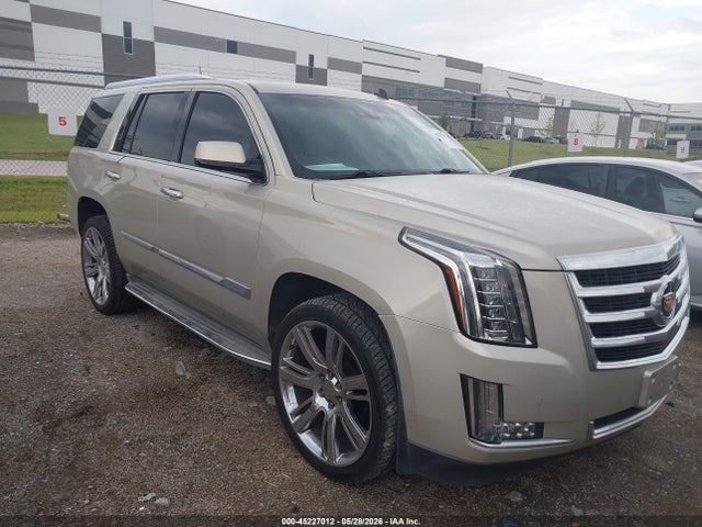 45227012 :رقم المزاد ، 1GYS4BKJ6FR303197 vin ، 2015 Cadillac Escalade Luxury مزاد بيع