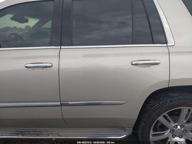 2015 Cadillac Escalade Luxury მანქანა იყიდება აუქციონზე, vin: 1GYS4BKJ6FR303197, აუქციონის ნომერი: 45227012