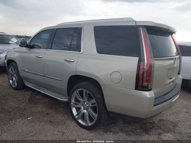 2015 Cadillac Escalade Luxury მანქანა იყიდება აუქციონზე, vin: 1GYS4BKJ6FR303197, აუქციონის ნომერი: 45227012