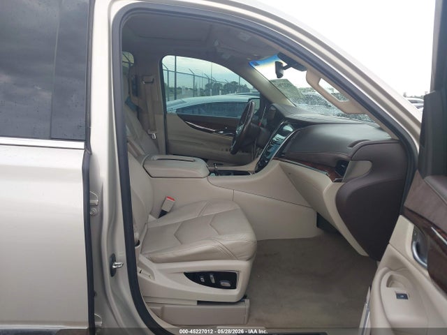 2015 Cadillac Escalade Luxury მანქანა იყიდება აუქციონზე, vin: 1GYS4BKJ6FR303197, აუქციონის ნომერი: 45227012