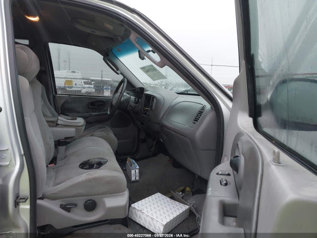 2002 Ford F-150 Lariat/xlt მანქანა იყიდება აუქციონზე, vin: 1FTRW07632KC54499, აუქციონის ნომერი: 45227066