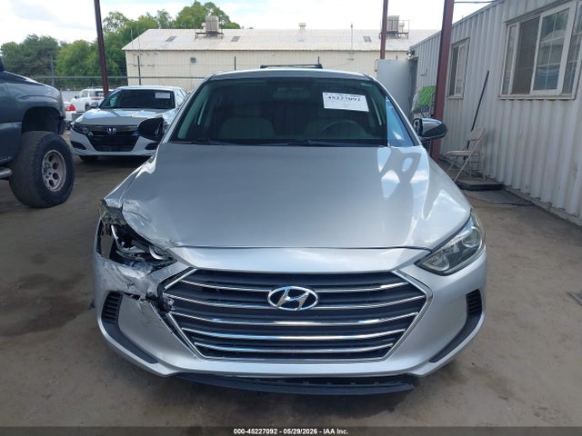 Hyundai ELANTRA SE 2018 5NPD74LF8JH328260 Image 12