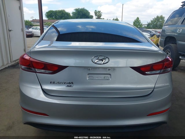 Hyundai ELANTRA SE 2018 5NPD74LF8JH328260 Image 16