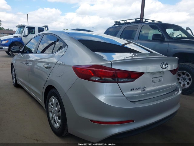 Hyundai ELANTRA SE 2018 5NPD74LF8JH328260 Image 3